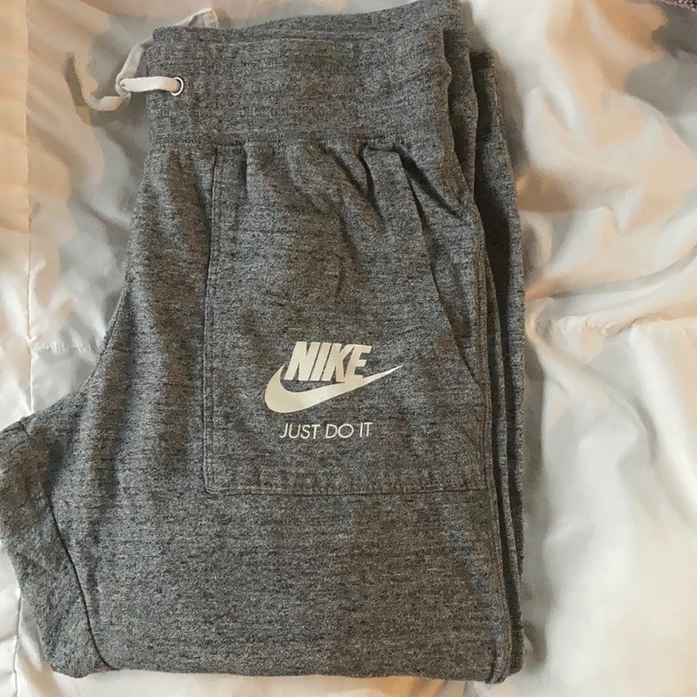 NIKE vintage gray cropped joggers small
